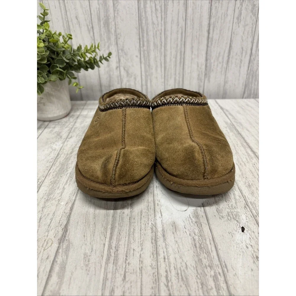 Youth Size 5 (women’s 7) Ugg Tasmin Well Worn